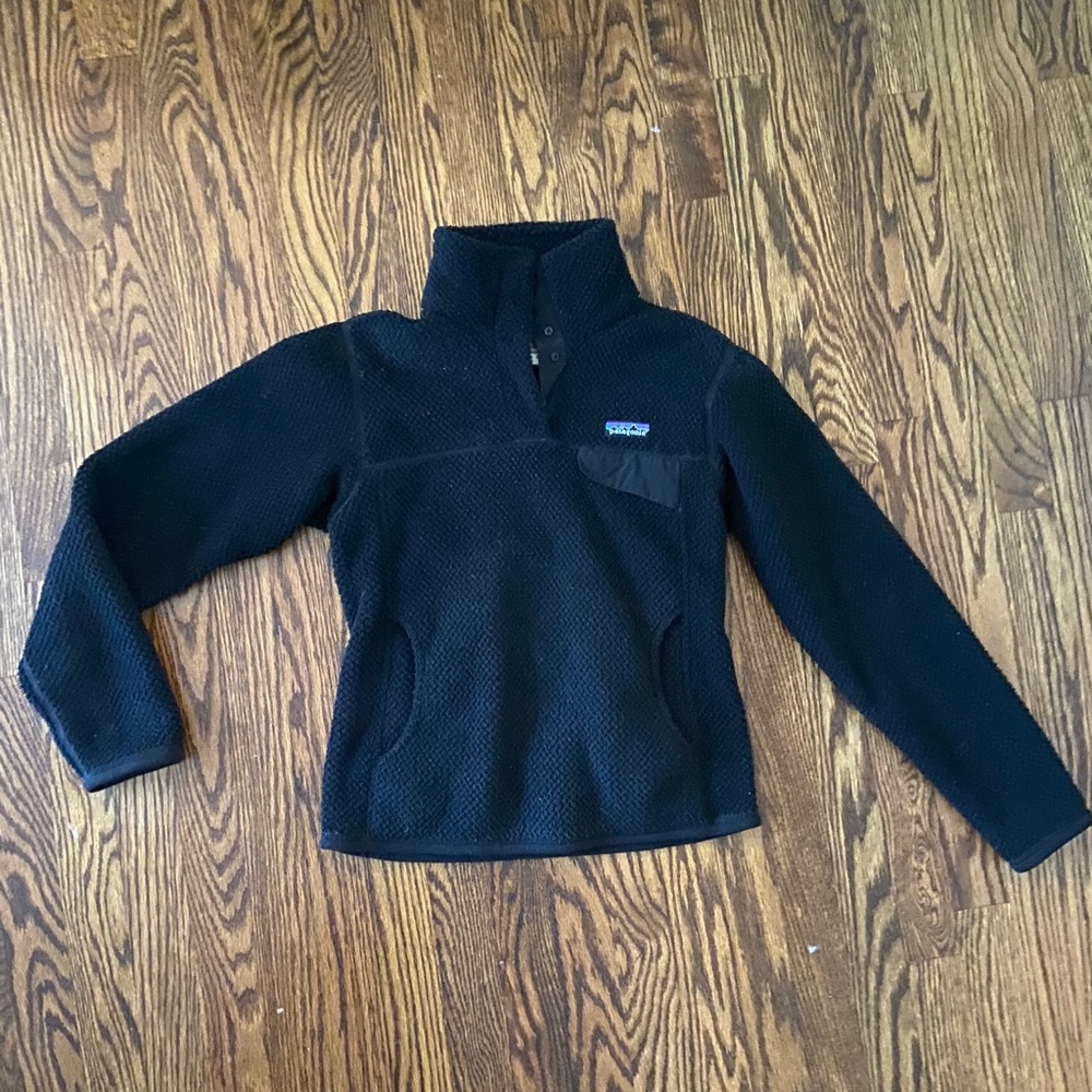 Patagonia black pullover size S